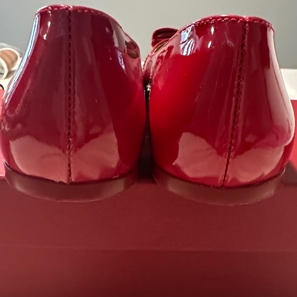 Salvatore Ferragamo Red Patent Leather Bow Ballet Flats - Picture 4 of 6